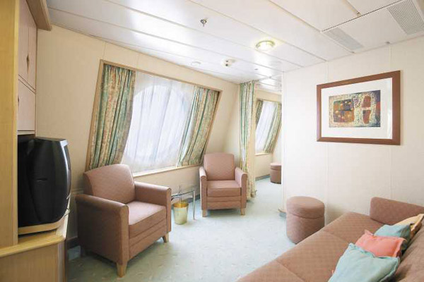 Каюта з вікном "Ultra Spacious Ocean View"