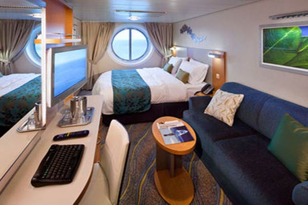Каюта з вікном "Ocean View Stateroom"