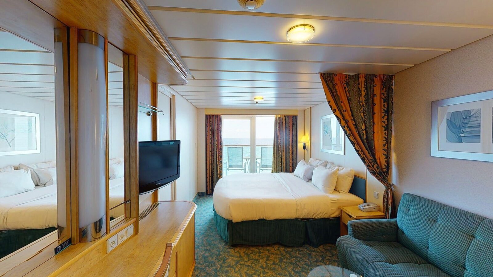 Каюта з балконом "Spacious Sunset Ocean View Balcony"