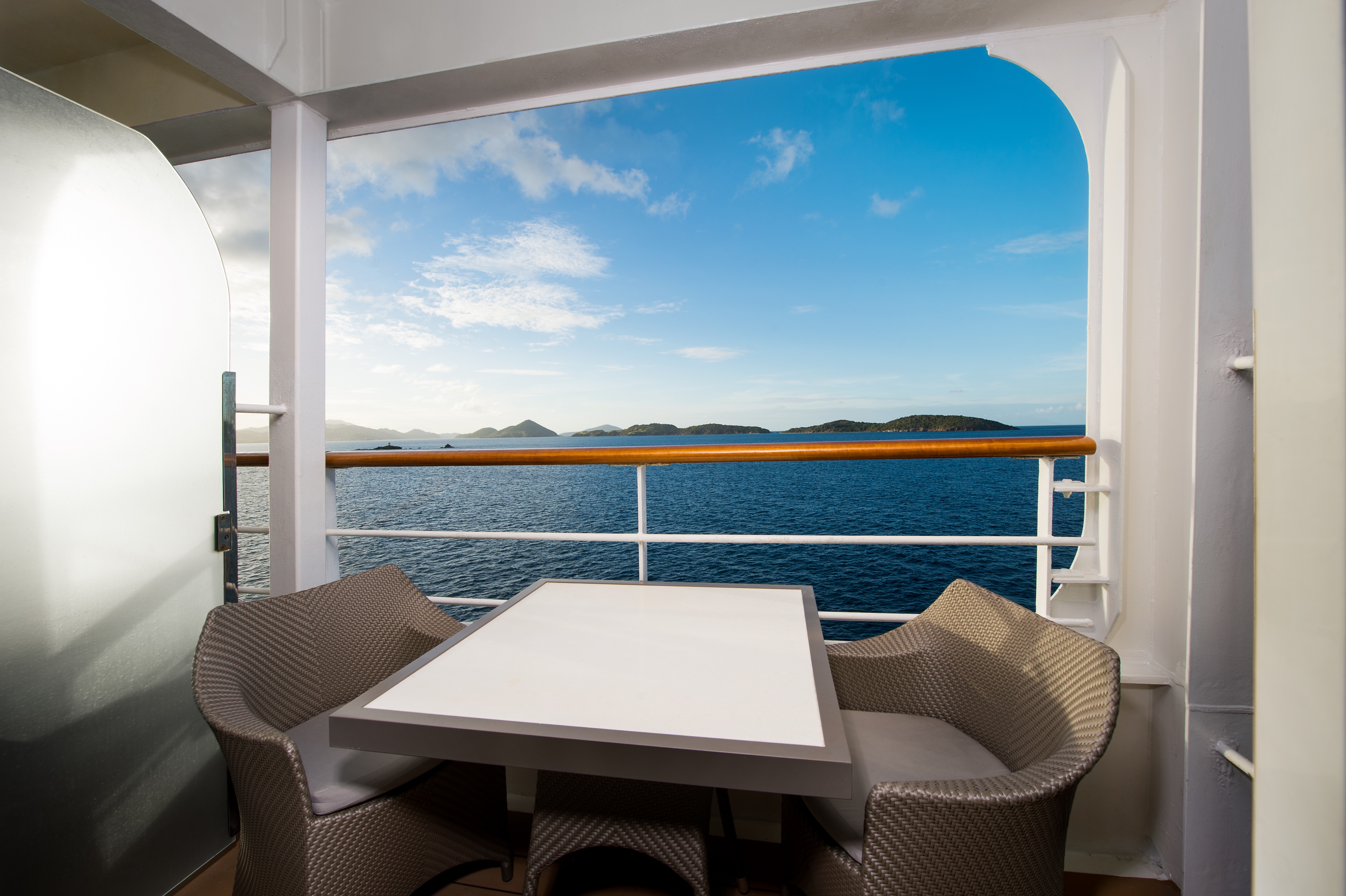 Каюта з балконом "Veranda Plus Stateroom"