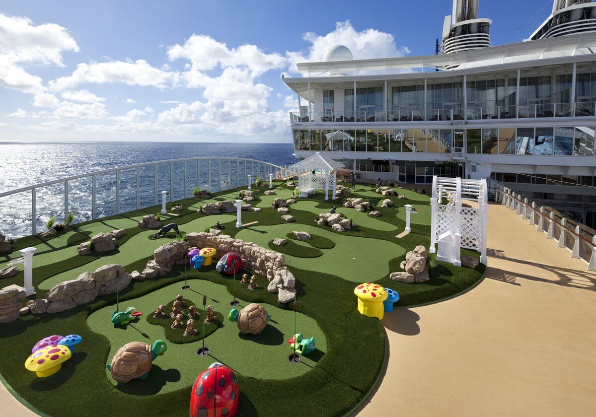 Круїзний лайнер Harmony of the Seas - Мини-гольф