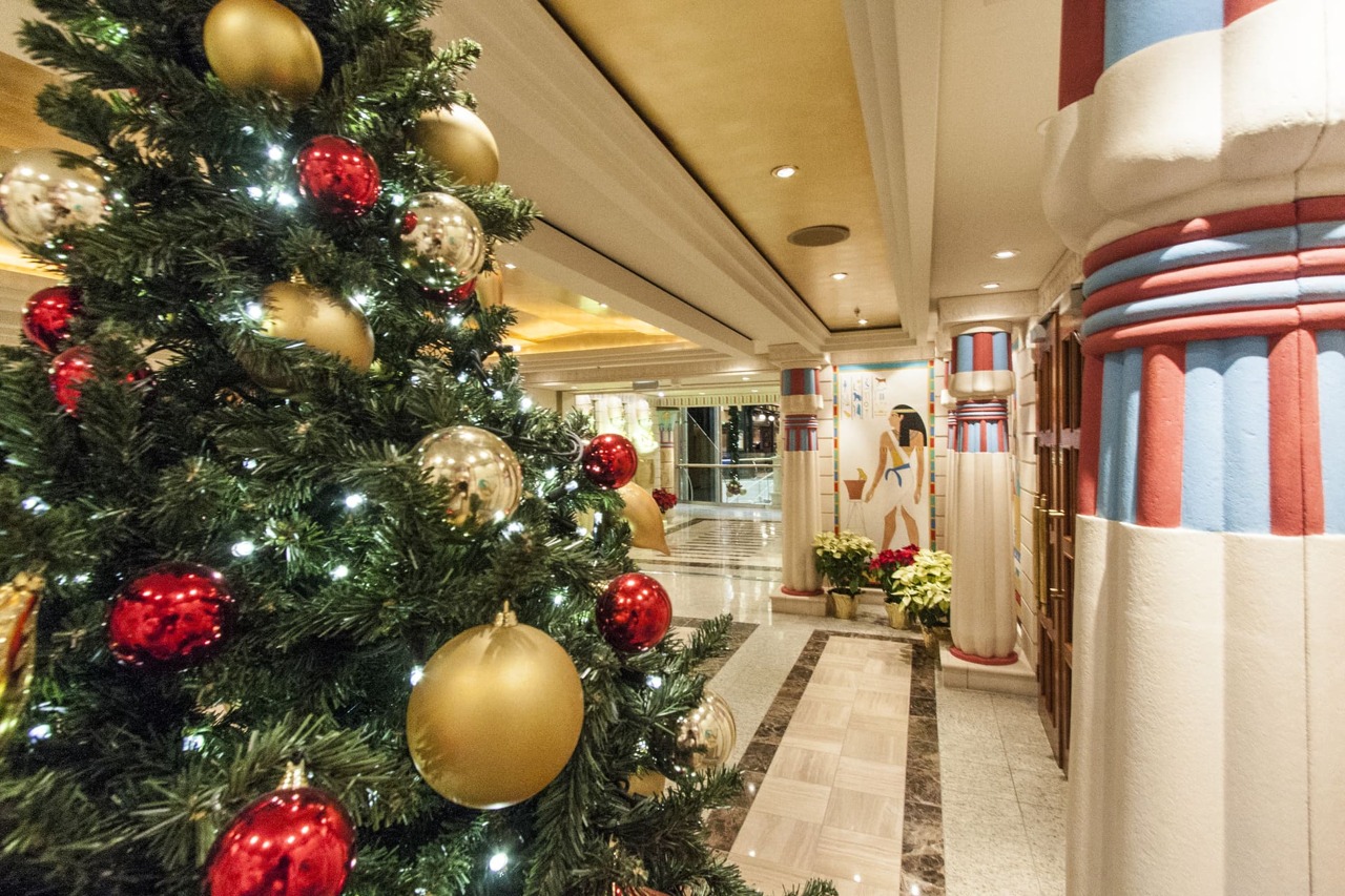 Круїзний лайнер Independence of the Seas - RCI_Independence_Christmas_Promenade-28