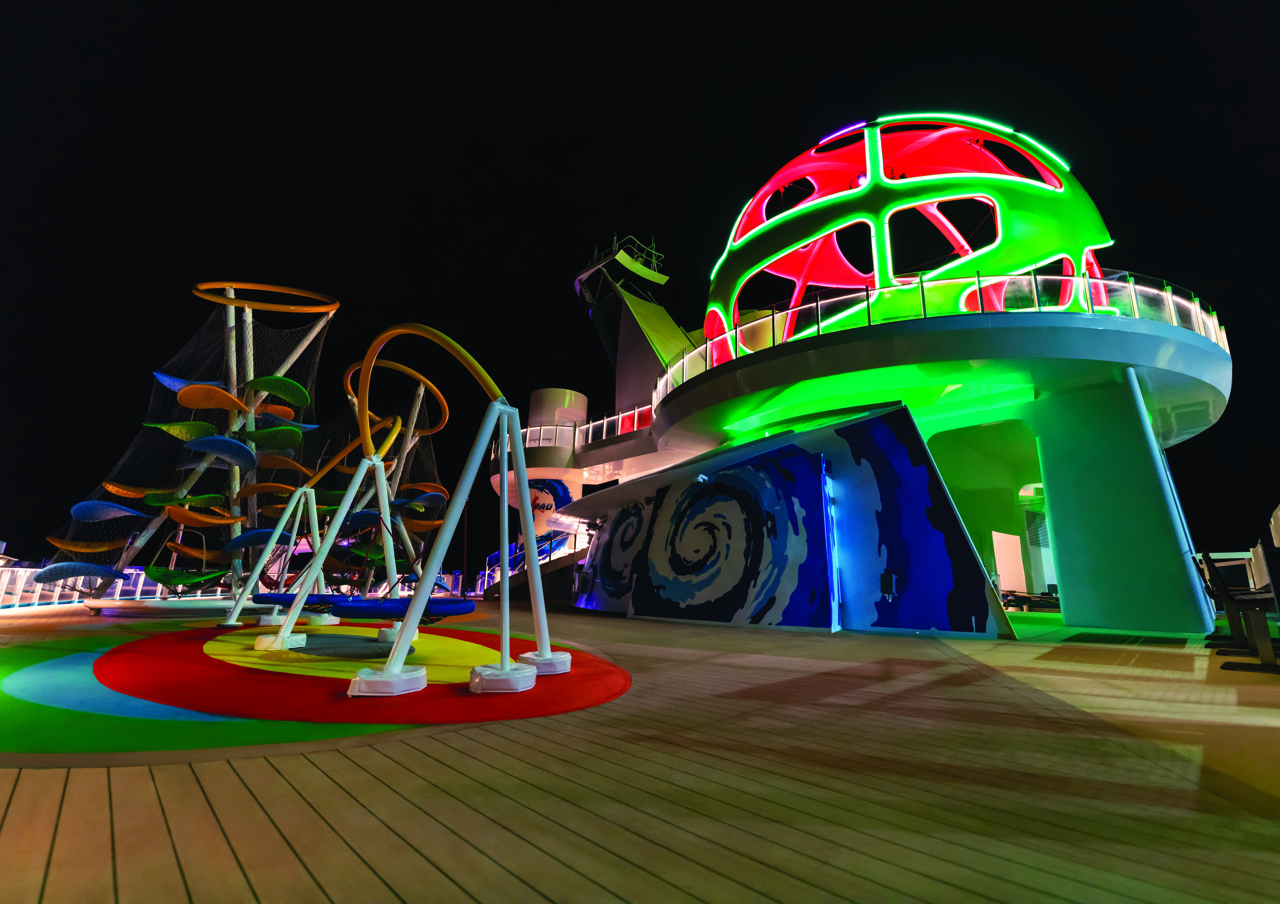 Круїзний лайнер Independence of the Seas - RCI_ID_May2018_JasonLisiewski_SkyPad_2475_RET_CMYK