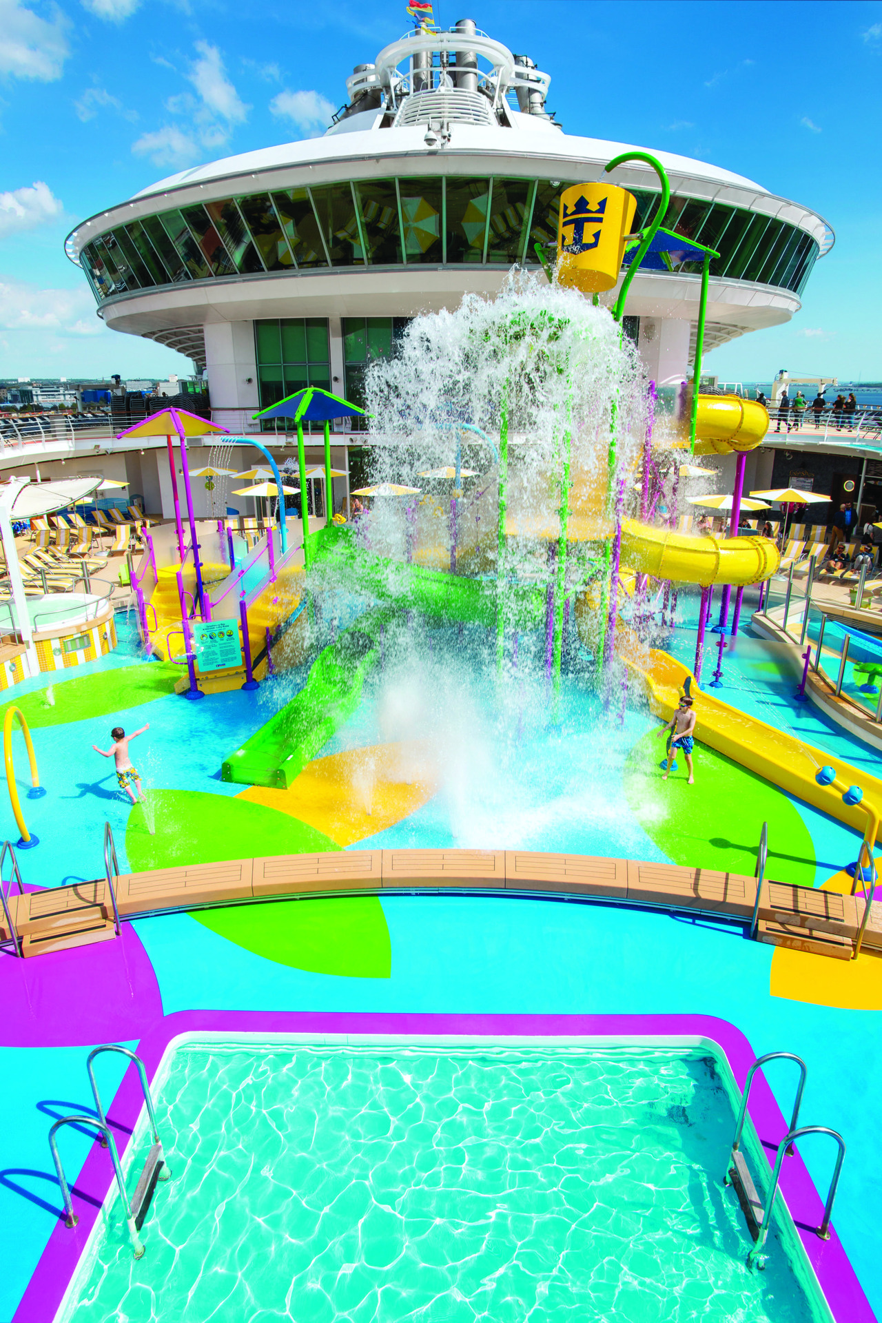 Круїзний лайнер Independence of the Seas - RCI_ID_Europe_May2018_SBW_SplashawayBay_0934_RET_CMYK