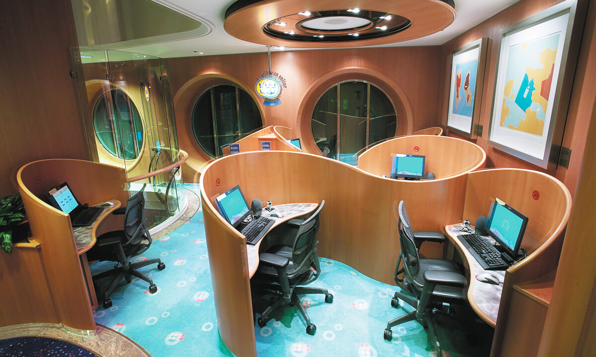 Круїзний лайнер Jewel of the Seas - Компьютерный зал (Computer Room)
