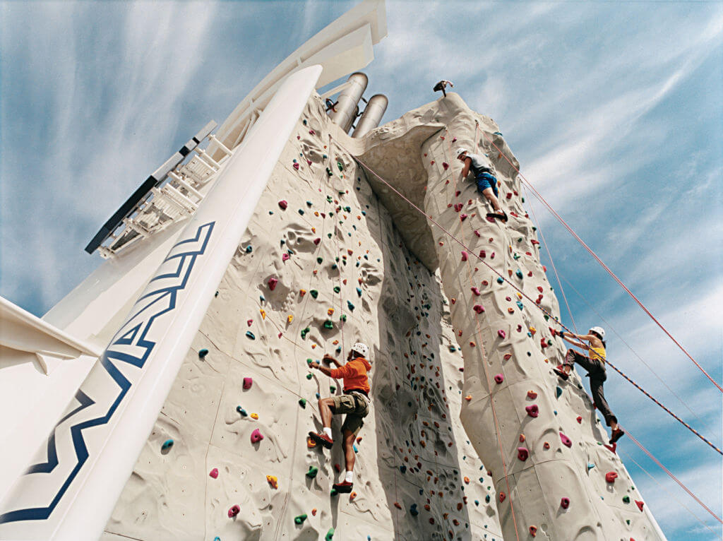 Круїзний лайнер Liberty of the Seas - Скалодром (Rock Wall)