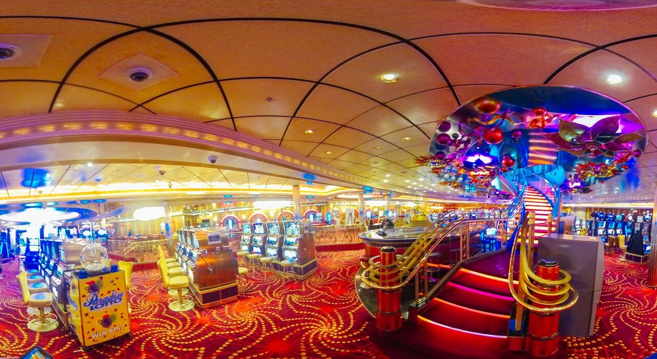 Круизный лайнер Navigator of the Seas - Казино (People Gamble)