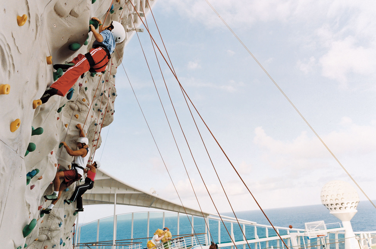 Круизный лайнер Navigator of the Seas - Скалодром (Rock Wall)