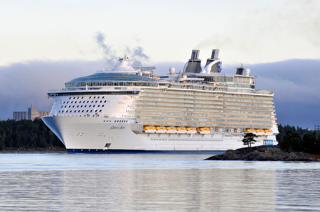Круїзний лайнер Oasis of the Seas - Внешний вид лайнера (Exterior)