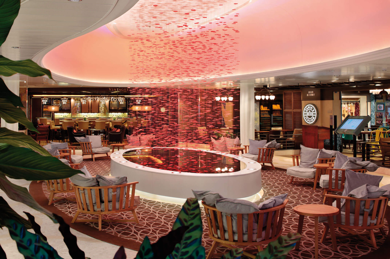 Круїзний лайнер Ovation of the Seas - Лаунж The Via