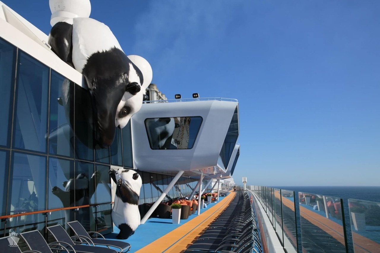 Круїзний лайнер Ovation of the Seas - Зона отдыха под открытым небом