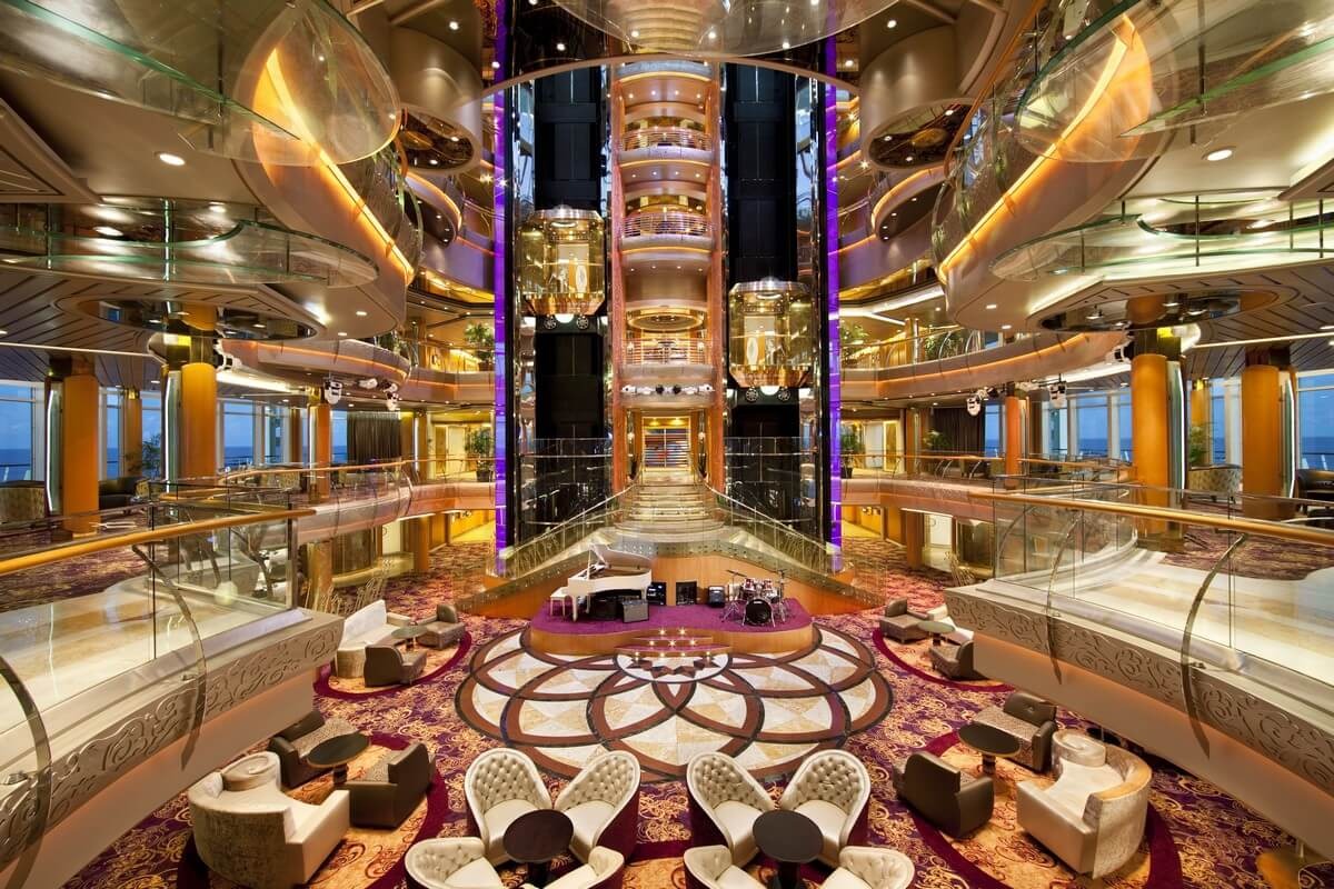 Круїзний лайнер Rhapsody of the Seas - Атриум (Atrium)