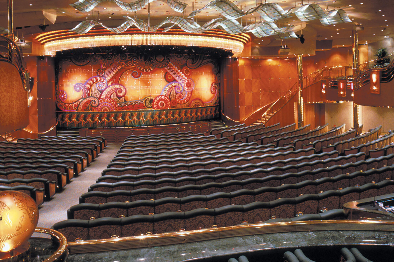 Круїзний лайнер Rhapsody of the Seas - Театр (Theater)