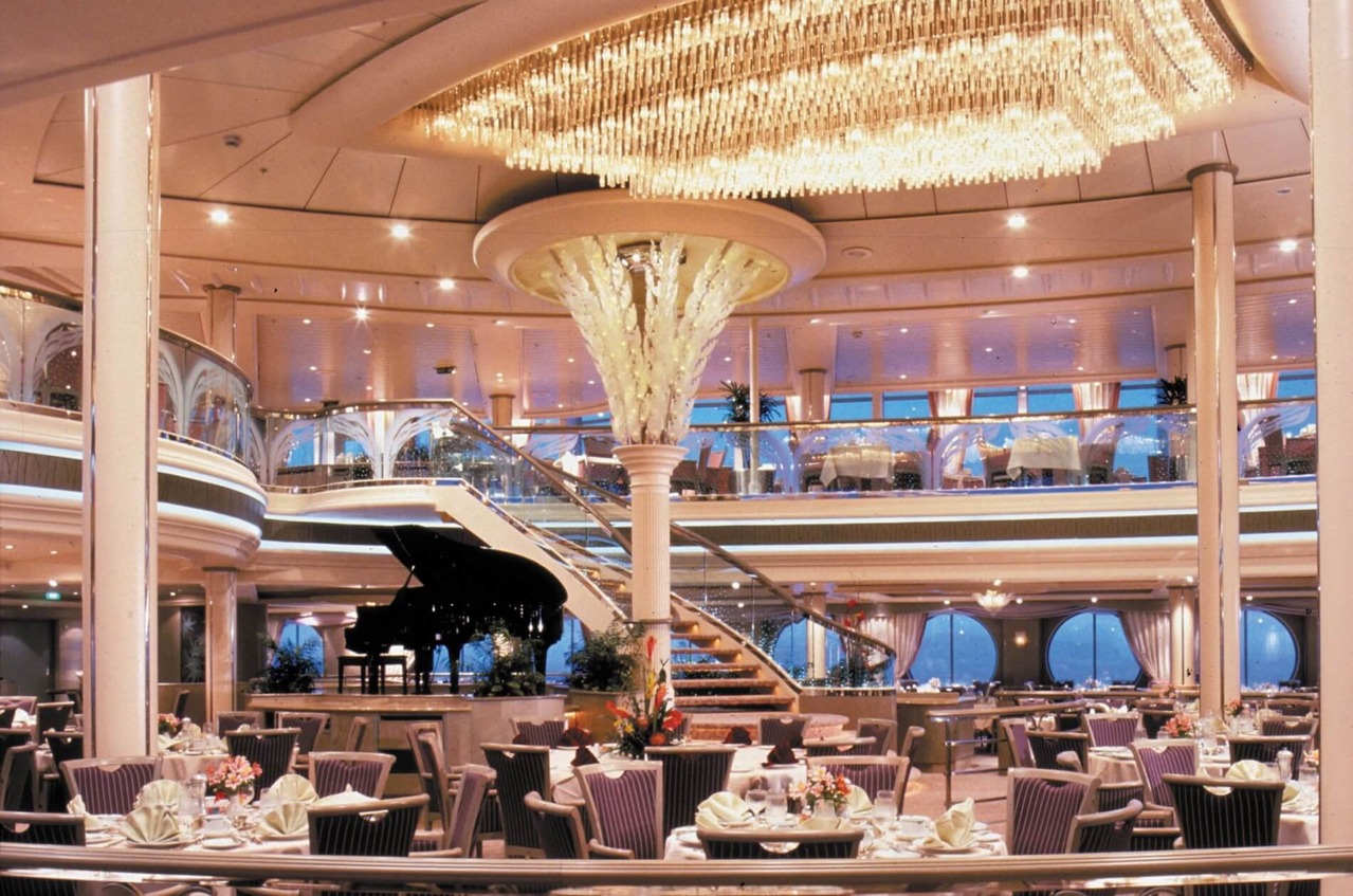 Круїзний лайнер Rhapsody of the Seas - Основной ресторан (Dining Room)
