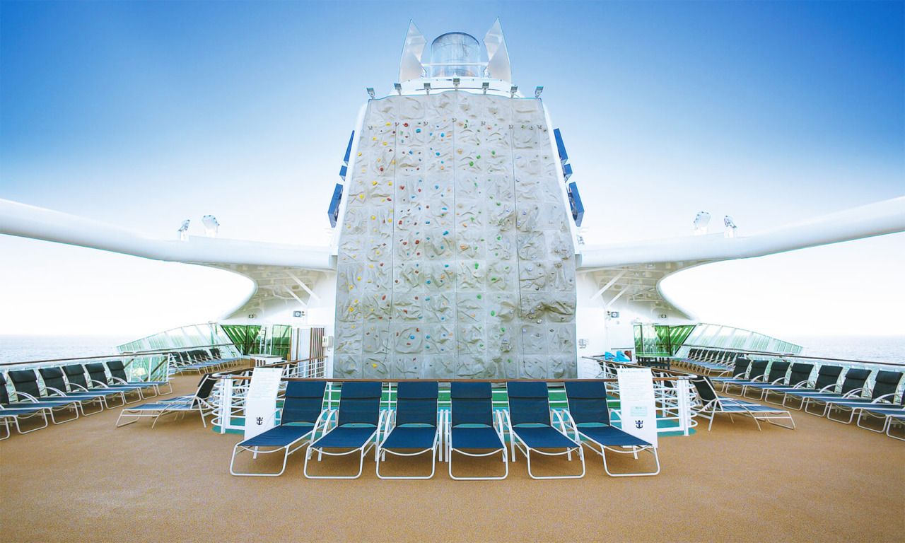 Круїзний лайнер Serenade of the Seas - Скалодром (RockWall)
