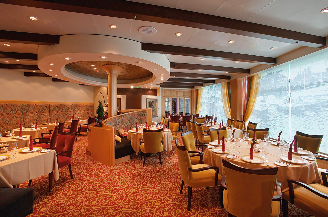 Круїзний лайнер Voyager of the Seas - Ресторан итальянской кухни (Portofino)
