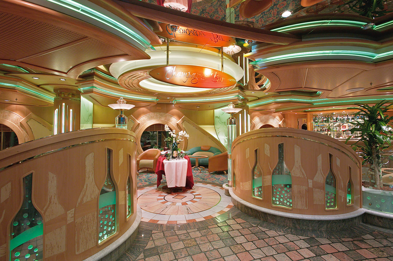 Круїзний лайнер Voyager of the Seas - Бар Champagne (Champagne Bar)