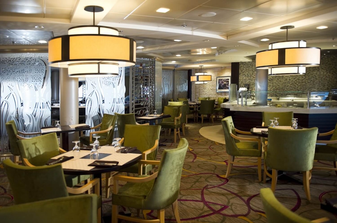 Круїзний лайнер Celebrity Constellation - CEL_CS_Sushi_on_Five_4118