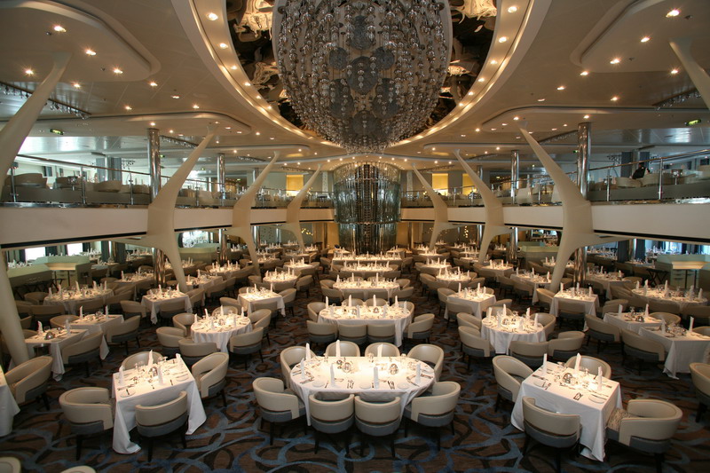 Круїзний лайнер Celebrity Eclipse - Основной ресторан (Moonlight Sonata main dining room)