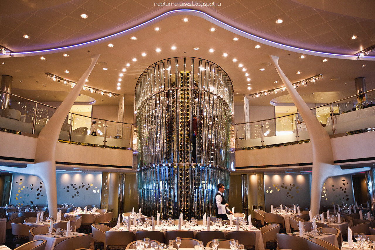 Круїзний лайнер Celebrity Equinox - Винная башня (Wine Tower)