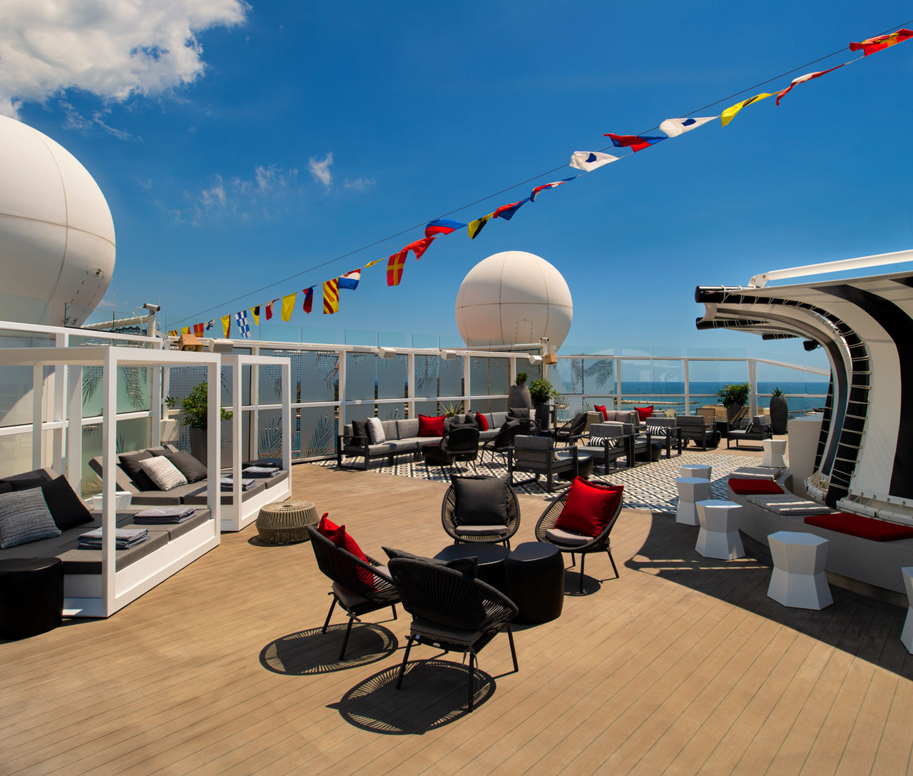 Круїзний лайнер Celebrity Equinox - EQ19-RetreatSunDeck1R