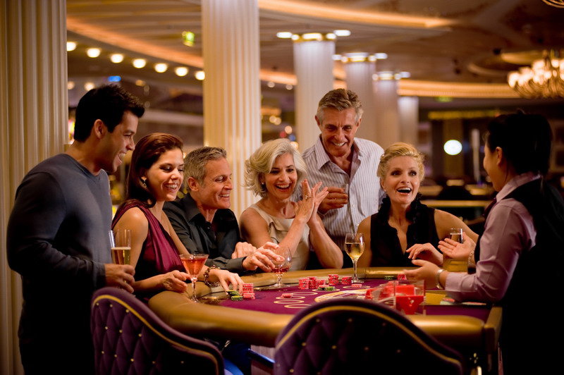 Круїзний лайнер Celebrity Equinox - Казино (Casino)
