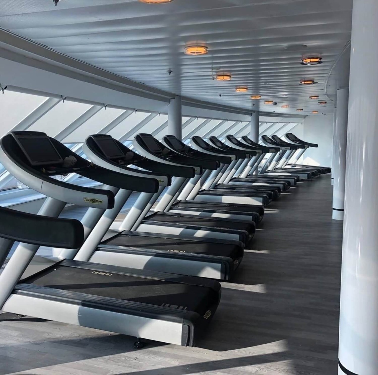 Круїзний лайнер Celebrity Millennium - Workout
