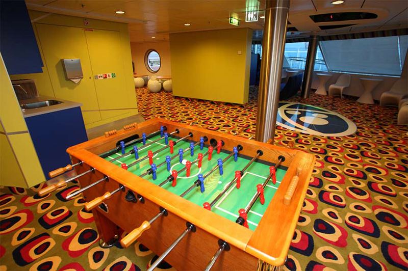 Круїзний лайнер Celebrity Reflection - Клуб для подростков X Club