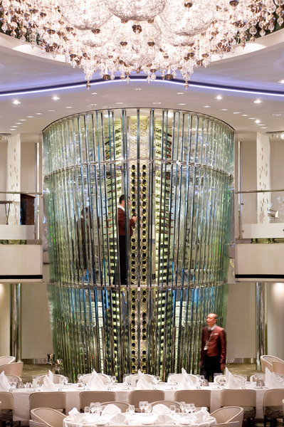 Круїзний лайнер Celebrity Solstice - Винная башня (Wine Tower)