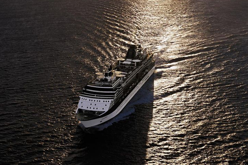 Круїзний лайнер Celebrity Summit - Celebrity Summit 5*+