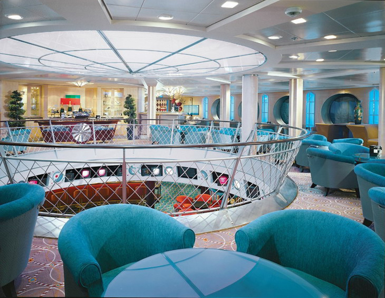 Круїзний лайнер Celebrity Summit - Салон Champagne (Champagne Lounge)