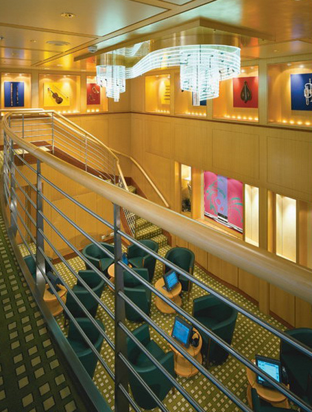 Круїзний лайнер Celebrity Summit - Музыкальная библиотека (Music Library)