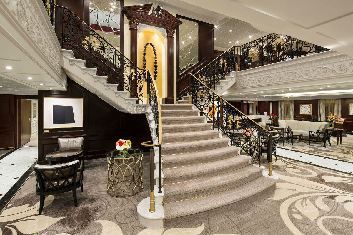 Круїзний лайнер Azamara Journey - Атриум (Atrium)
