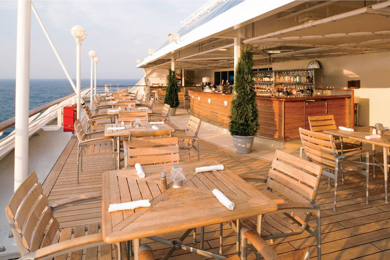 Круїзний лайнер Azamara Journey - Ресторан на открытой палубе (Breeza)