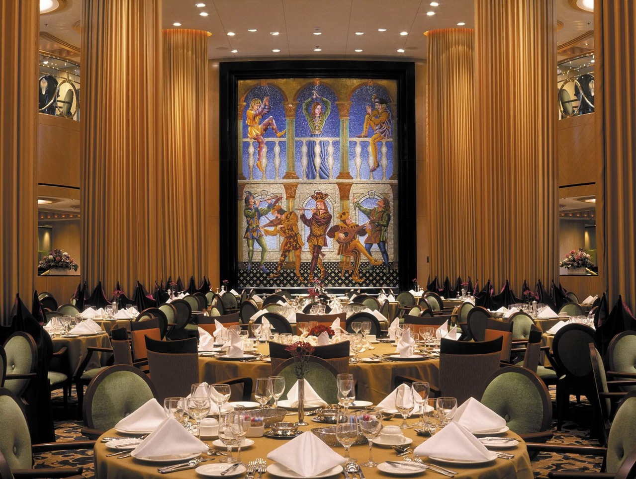 Круїзний лайнер Brilliance of the Seas - Основной ресторан (Dining Room)