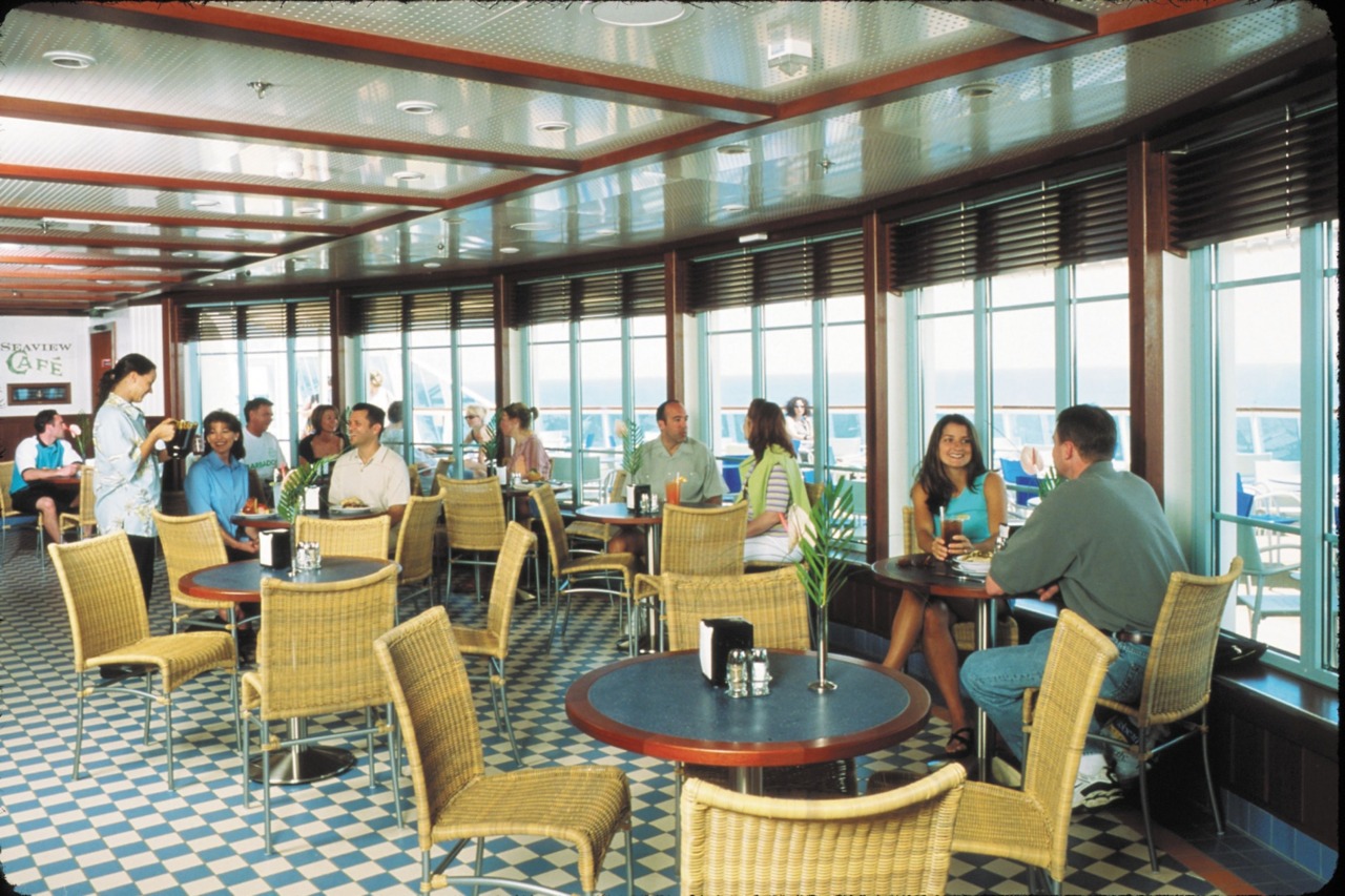 Круїзний лайнер Brilliance of the Seas - Кафе с видом на море (Seaview Cafe)