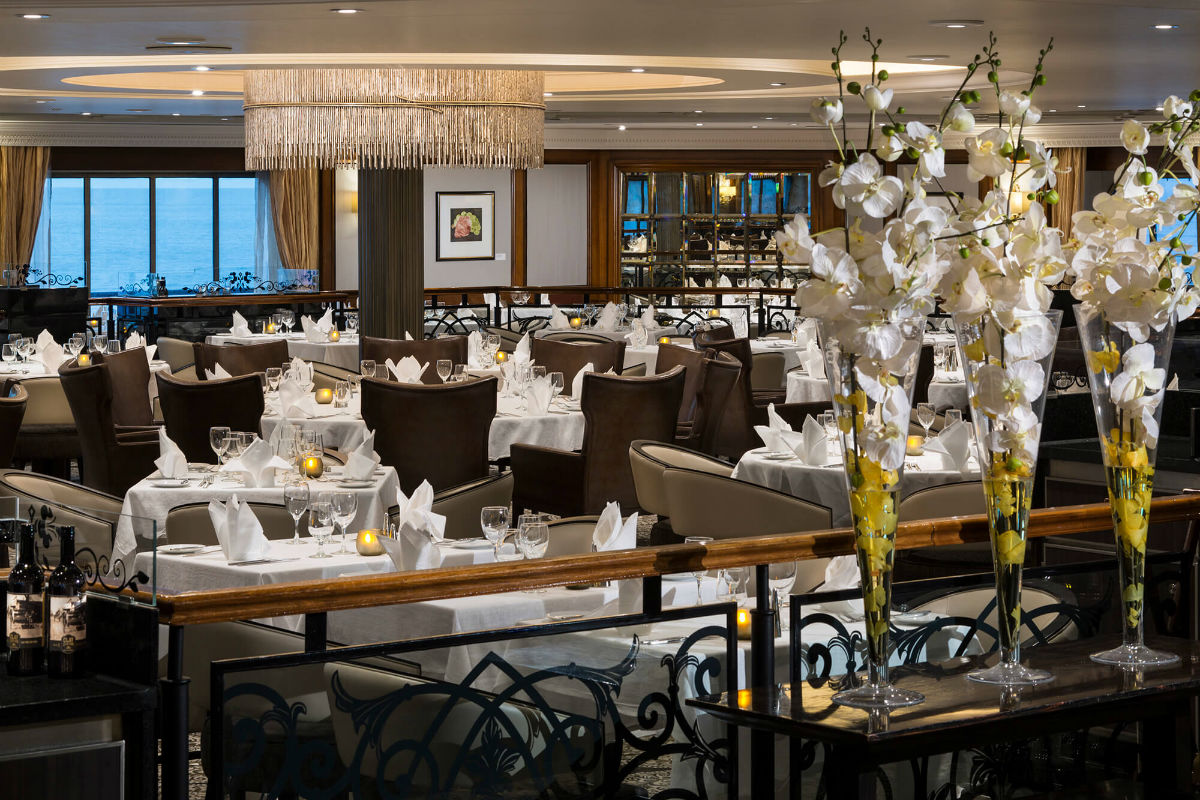 Круїзний лайнер Azamara Quest - Основной ресторан (Dining Room)