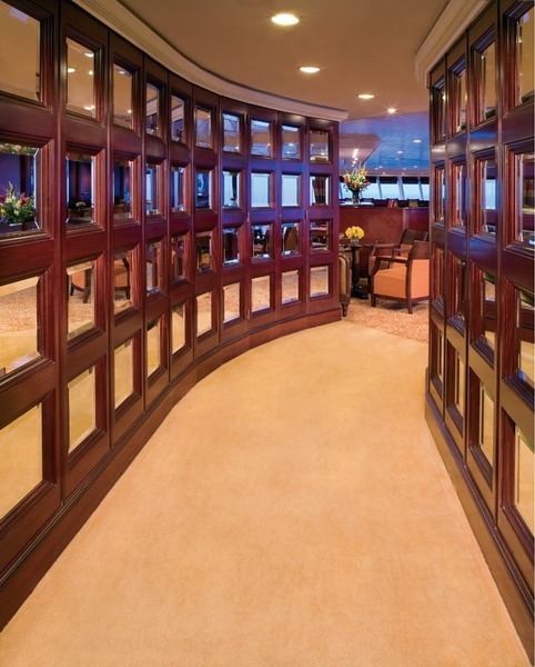 Круїзний лайнер Azamara Quest - Зеркальный холл (Glass Hall)
