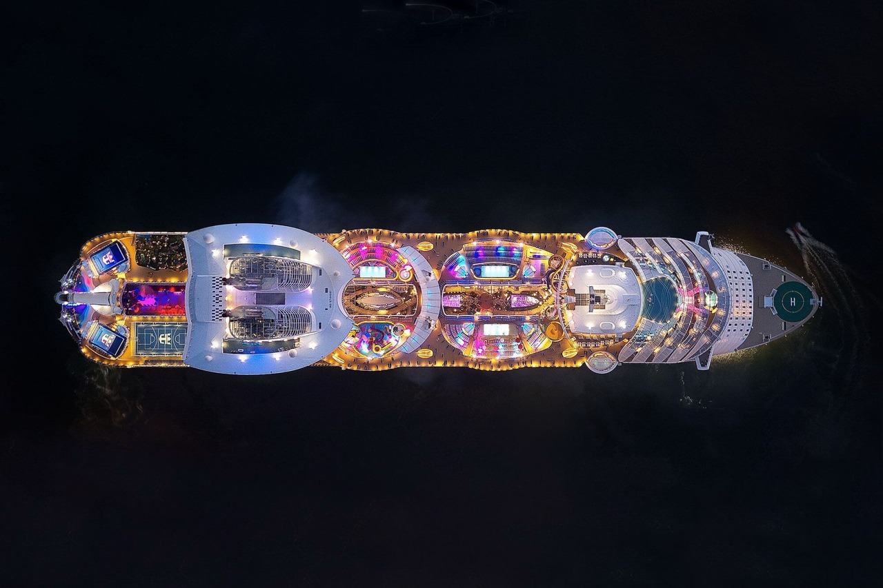 Круїзний лайнер Symphony of the Seas - Symphony of the Seas