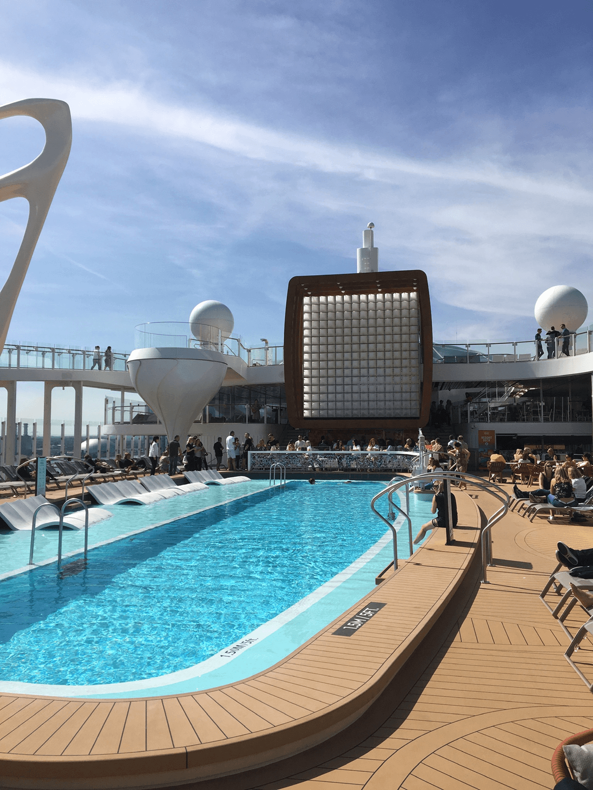 Круїзний лайнер Celebrity Edge - Бассейн    