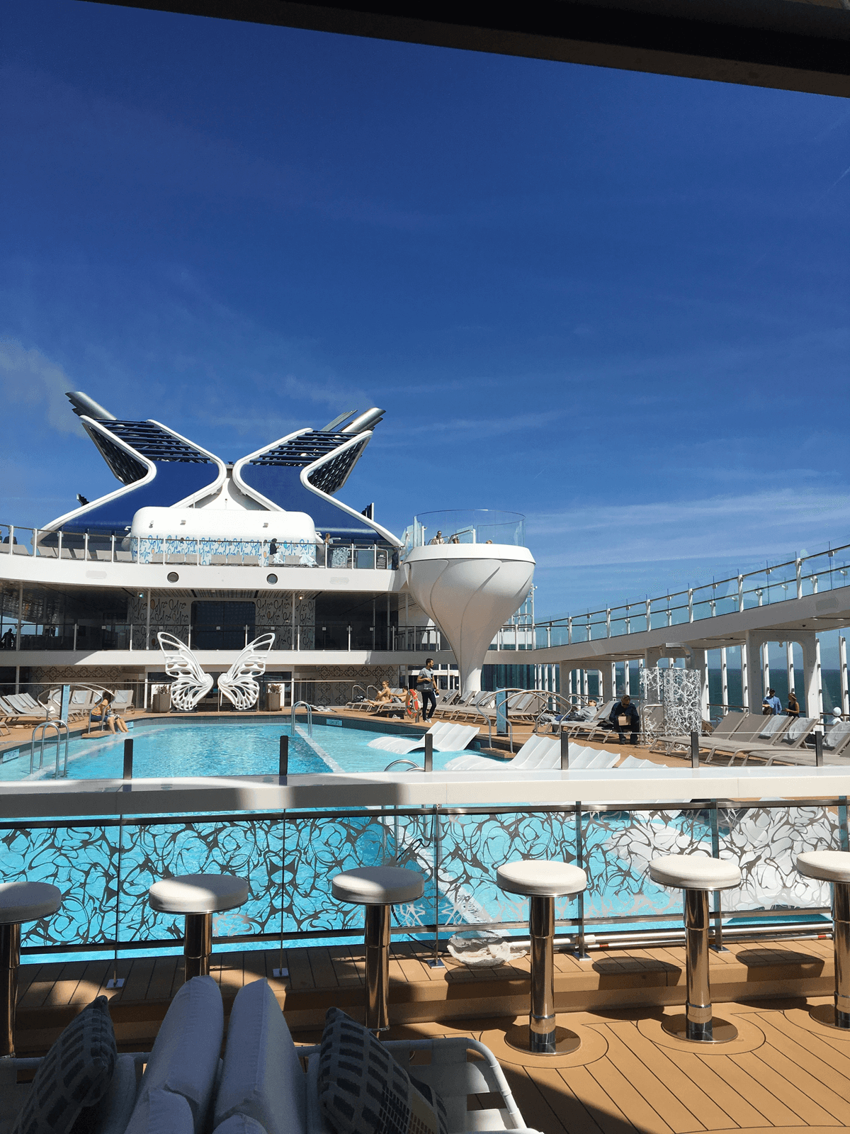 Круїзний лайнер Celebrity Edge - Бассейн 