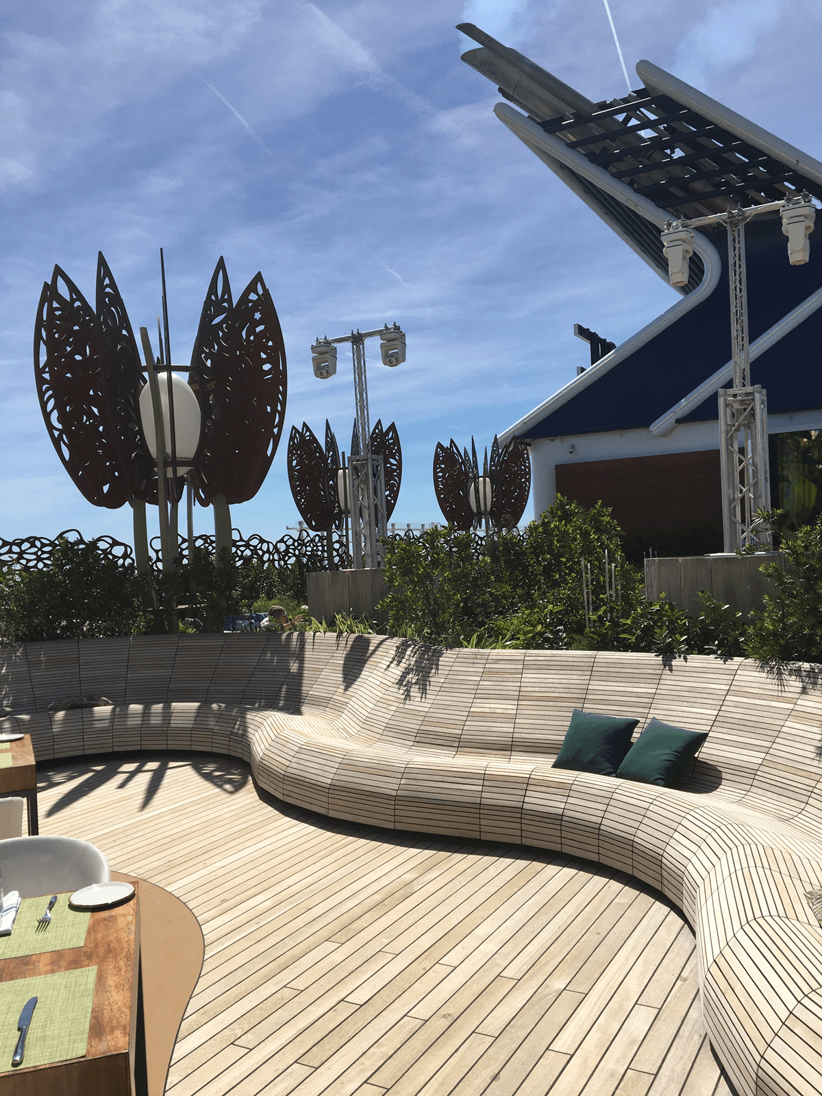 Круїзний лайнер Celebrity Edge - Палуба