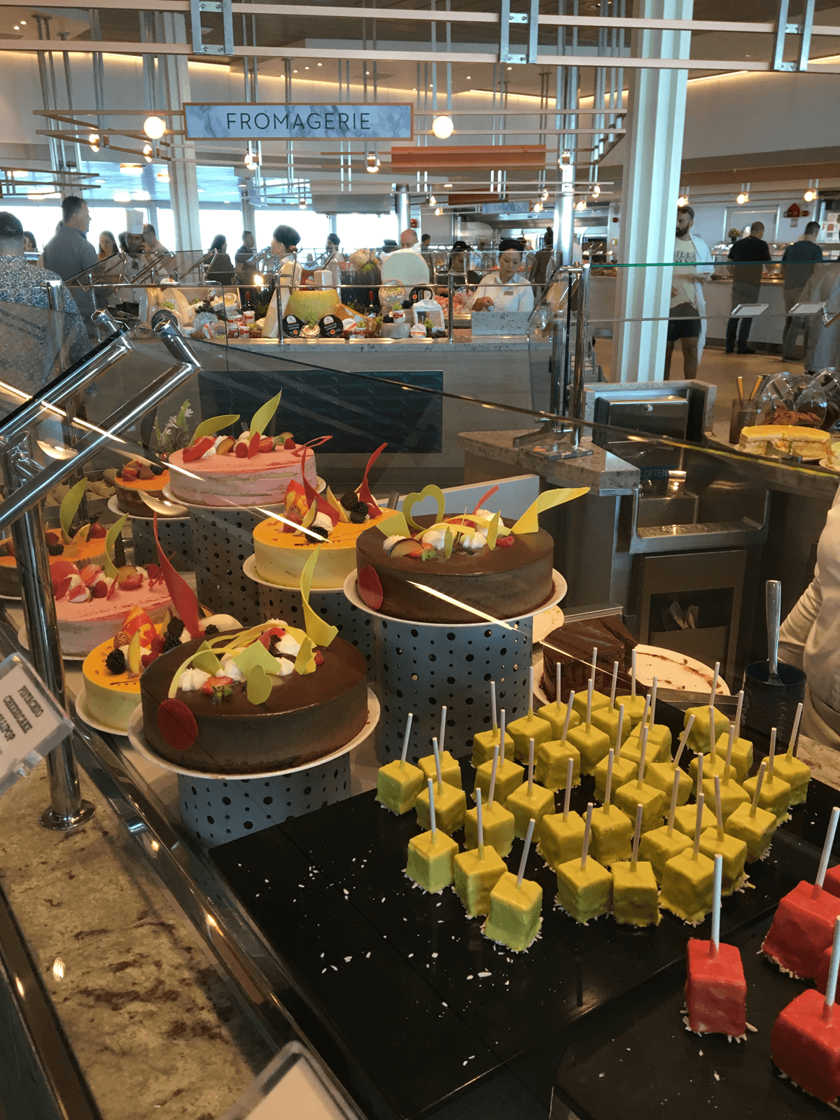 Круїзний лайнер Celebrity Edge - Ресторан     .