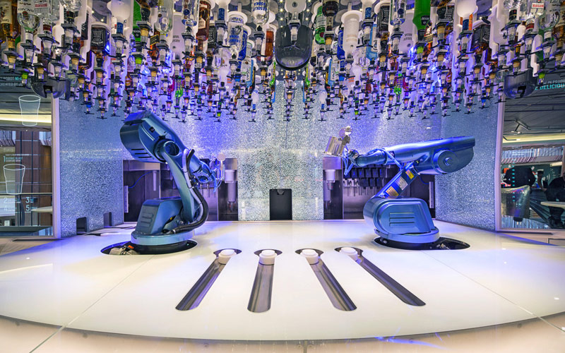 Круїзний лайнер Spectrum of the Seas - Bionic Bar