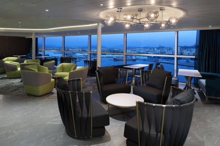 Круїзний лайнер Spectrum of the Seas - Silver Lounge