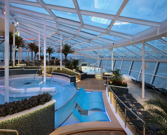 Круїзний лайнер Spectrum of the Seas - Solarium