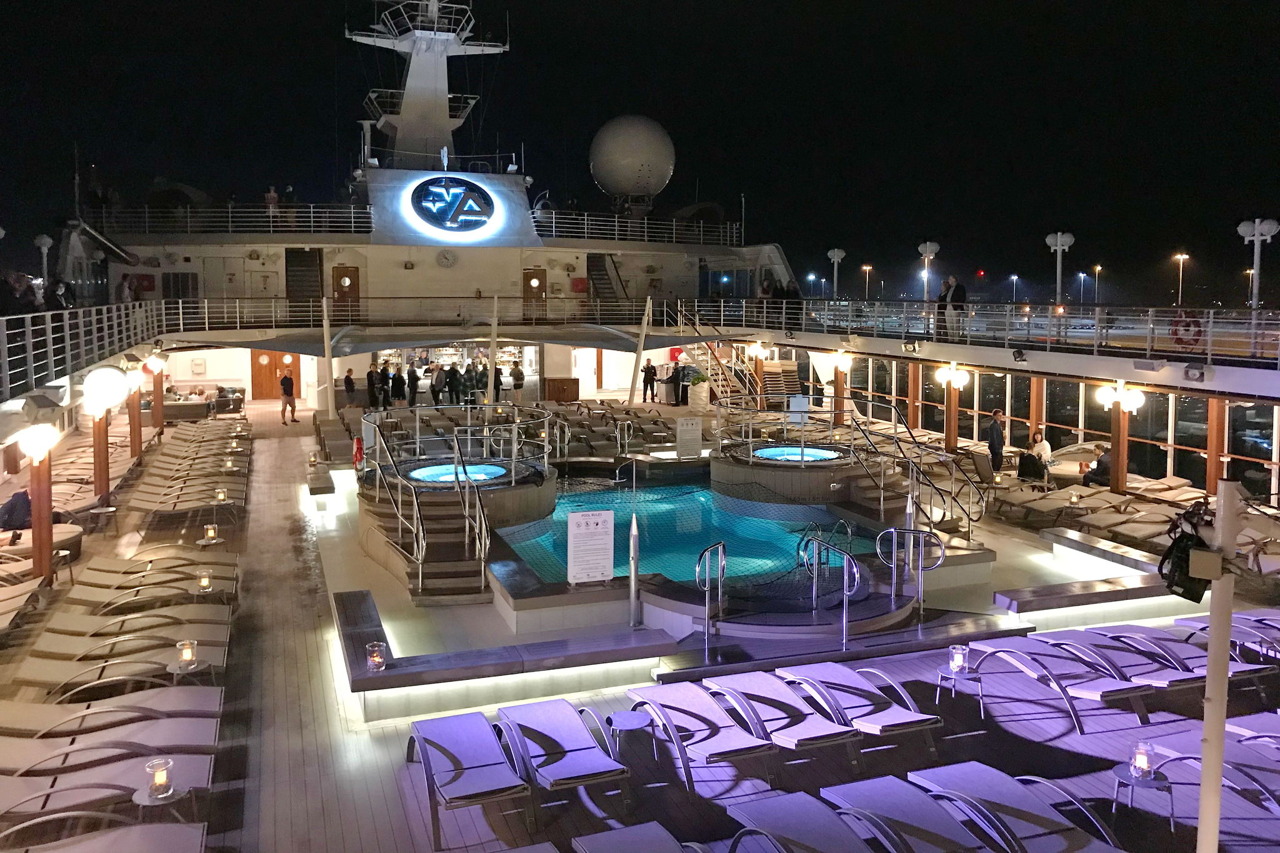 Круїзний лайнер Azamara Pursuit - Pool