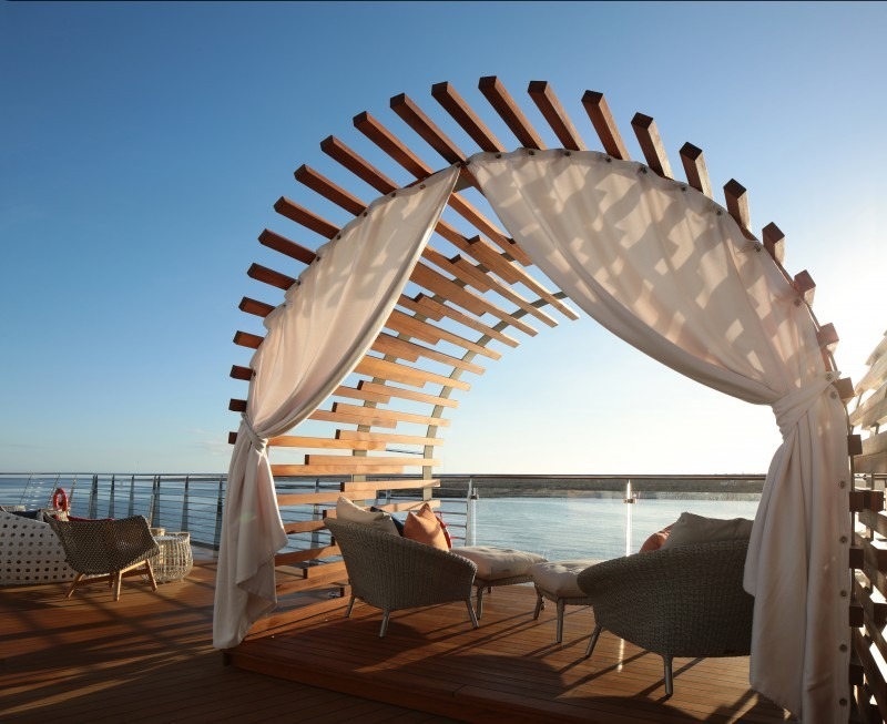 Круїзний лайнер Celebrity Flora - Galapagos Glamping