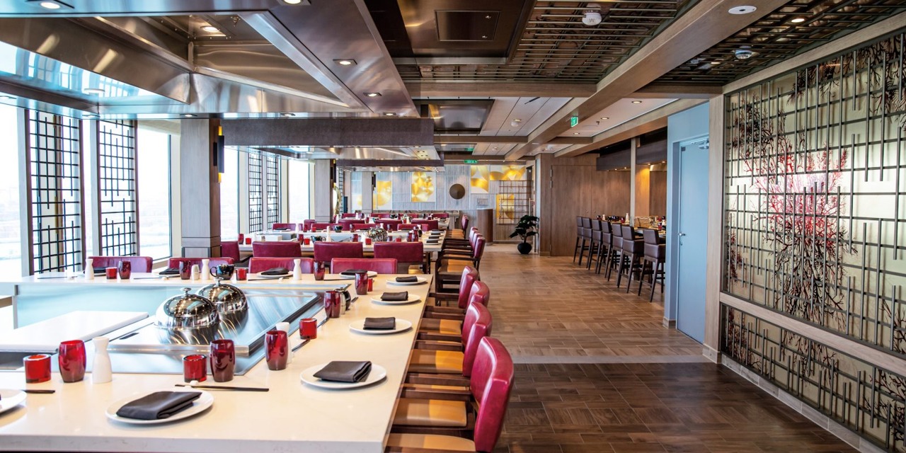 Круїзний лайнер Odyssey of the Seas - Teppanyaki-2-1600x800