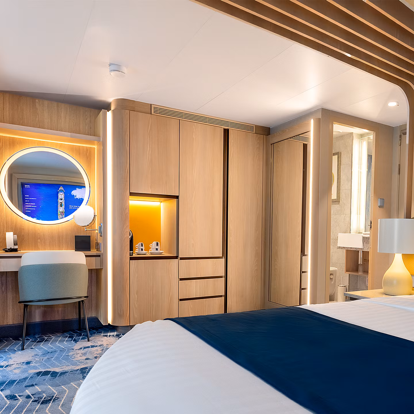 Круїзний лайнер Legend of the Seas - surfside-family-suite-1440x1440px